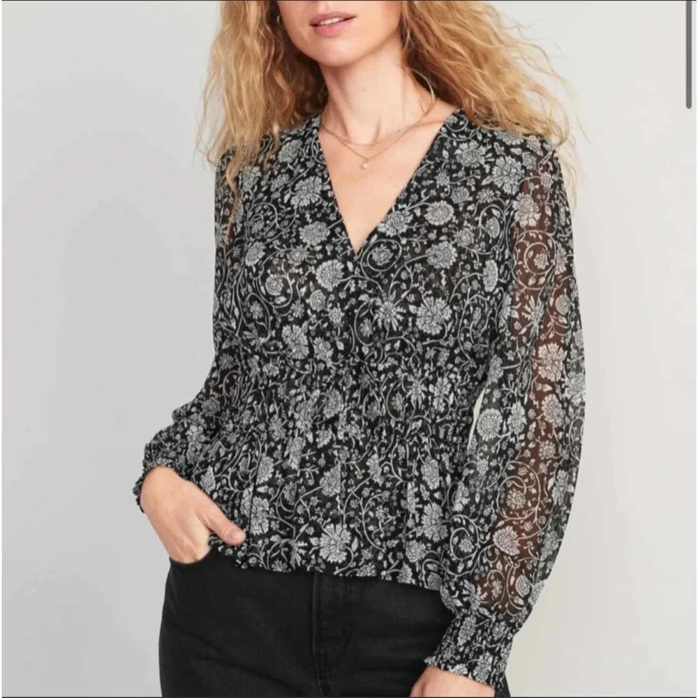 Old Navy Dark Floral Puff Long Sleeve Blouse  Size Medium Black White